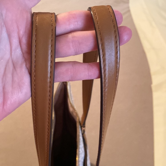 Michael’s Kors Purse! - Picture 4 of 11